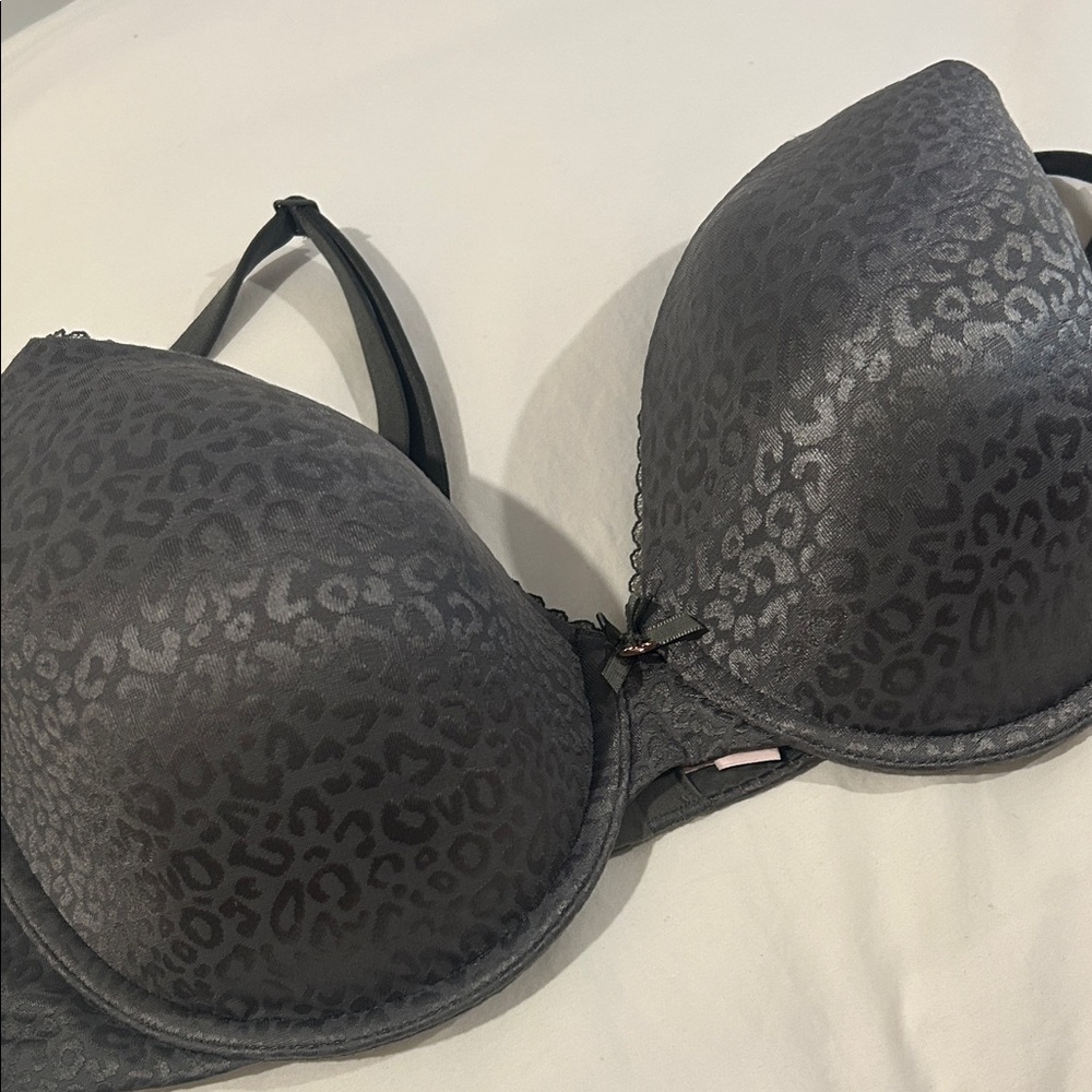 Victoria's Secret Black Leopard Print Bra - Picture 5 of 5